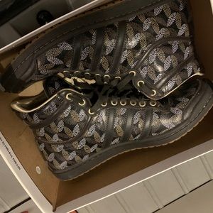 Adidas Womens sneakers. Limited Edition. Top Ten Originals High Sleek Series.